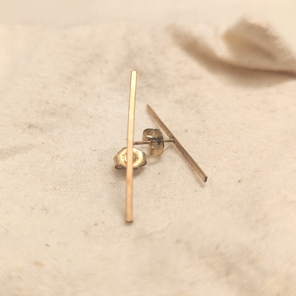 Boutique minimalist earrings handmade - Picture 2 of 4